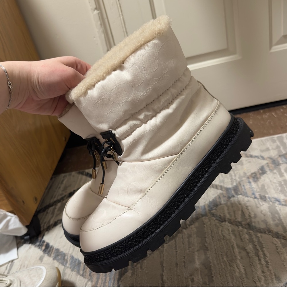 Coach Cream and Black Winter Boots Quilted Slip-On